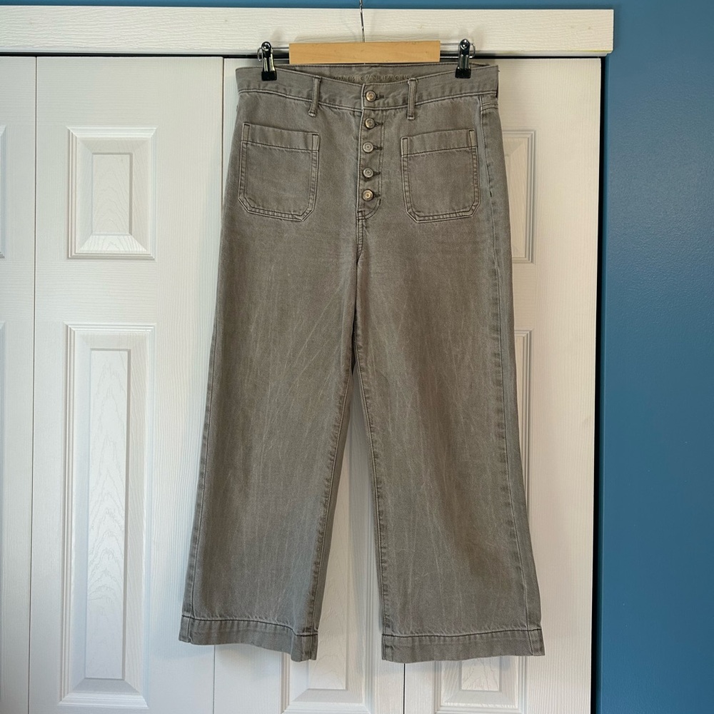 American Eagle Outfitters Cropped Gray Jeans